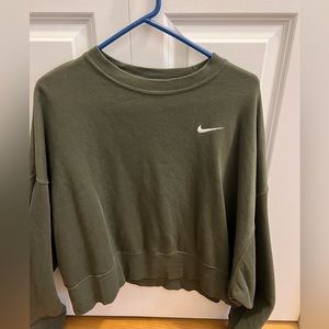 Barely worn Nike crewneck pullover